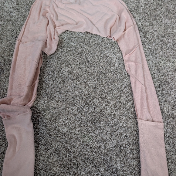 Alo Mega Crop Yoga Top - Picture 5 of 10